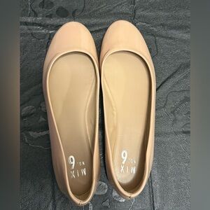 Women's Nude Flats